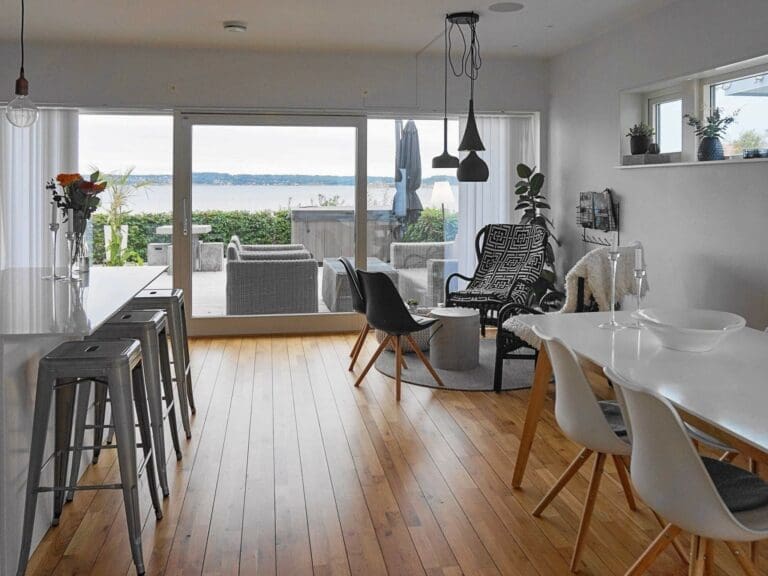 Rent Apartment Ocean Pricklyash Sweden