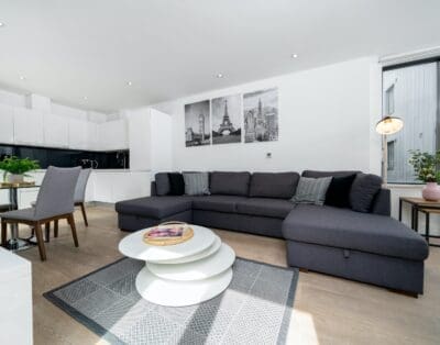 Rent Apartment Opera Flamingo Covent Garden