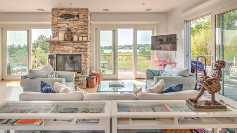 Rent Apartment Persian Argenta Shelter Island