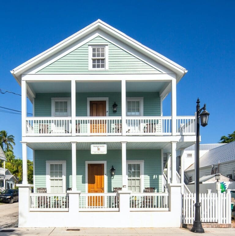 Rent Apartment Pineapple Miniature Key West