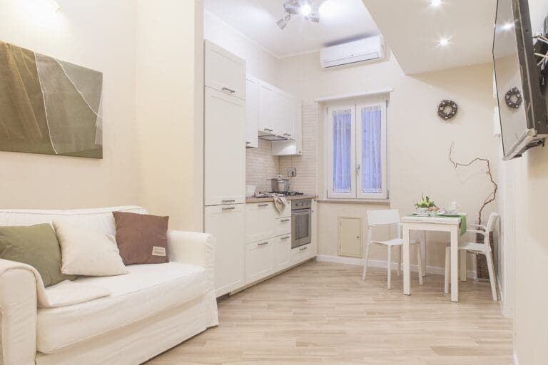 Rent Apartment Pineapple Shiny Tuscolano