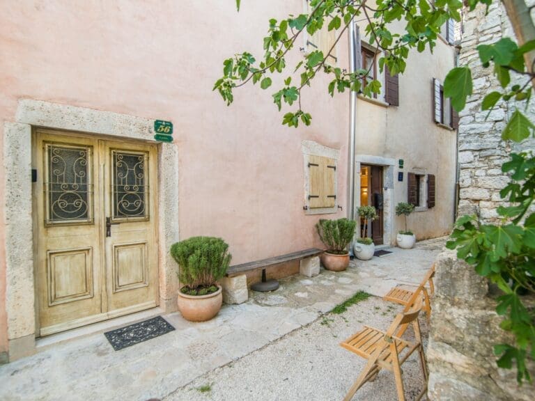 Rent Apartment Pink Lavender Istria