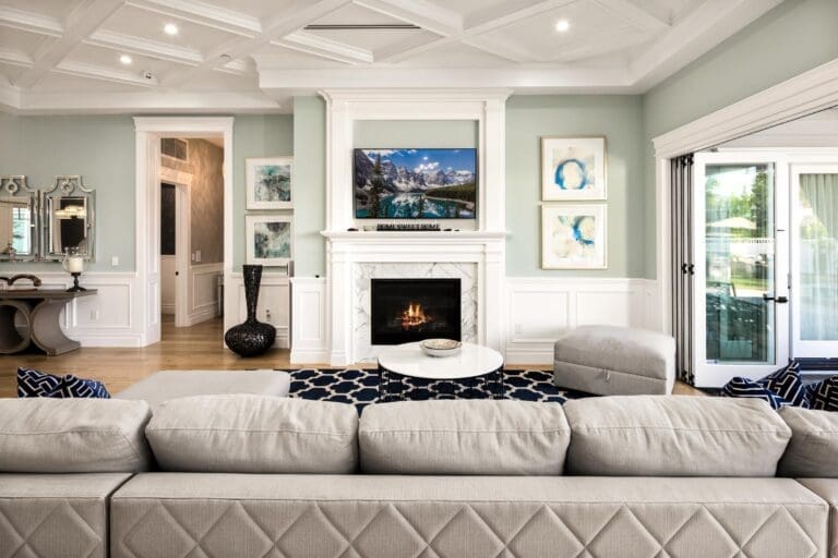 Rent Apartment Pizzazz Sapphire Encino