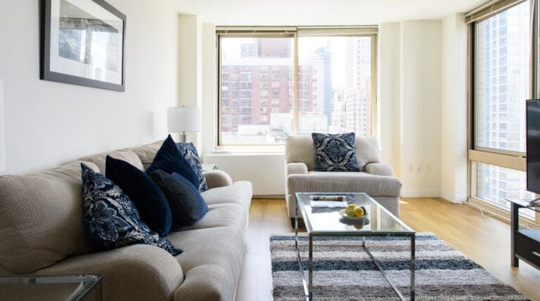 Rent Apartment Pomp Pacific Midtown