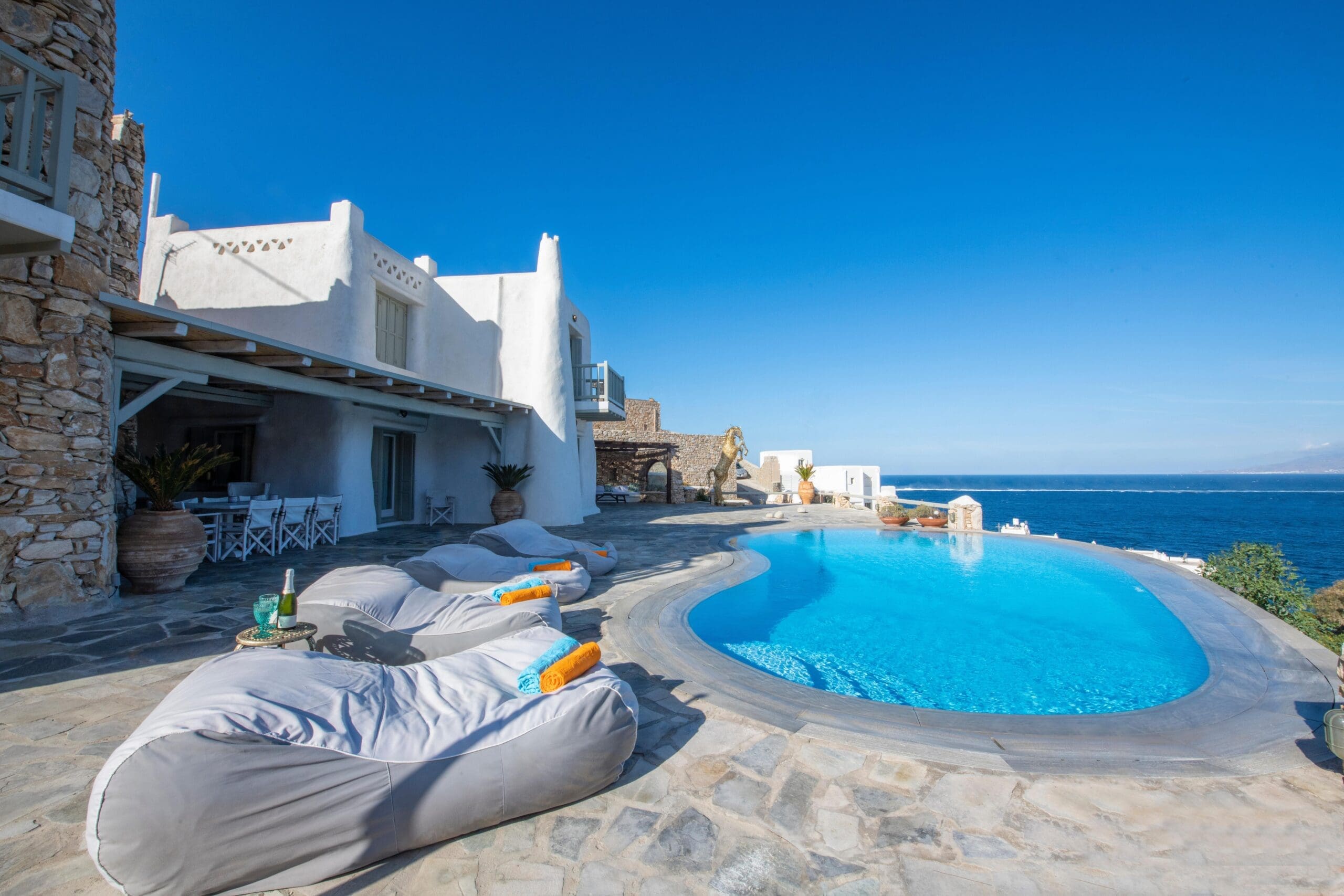 Rent Apartment Psychedelic Coralberry Mykonos