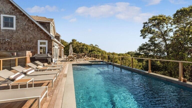 Rent Apartment Psychedelic Maua Montauk