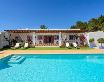 Rent Apartment Radical Paeonia Ibiza