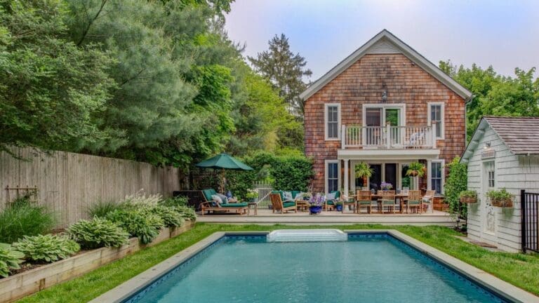 Rent Apartment Red-Brown Butter The Hamptons