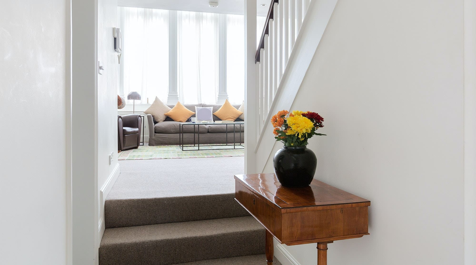 Rent Apartment Red-Orange Corozo South Kensington