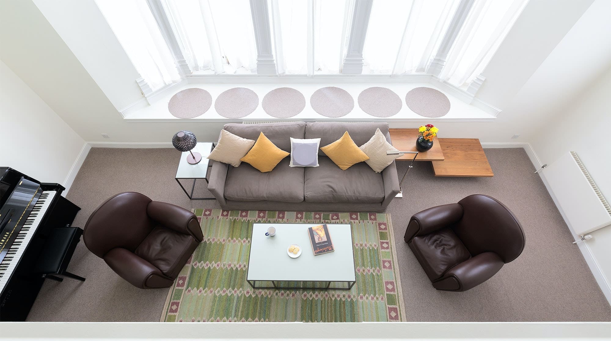 Rent Apartment Red-Orange Corozo South Kensington