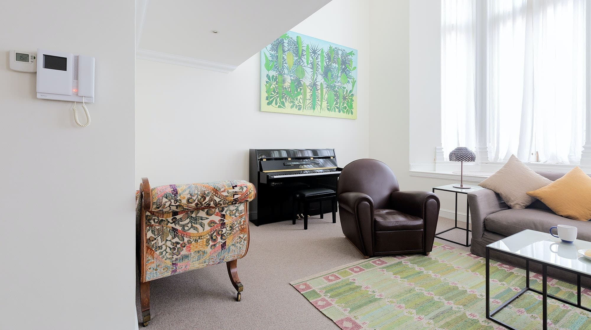 Rent Apartment Red-Orange Corozo South Kensington