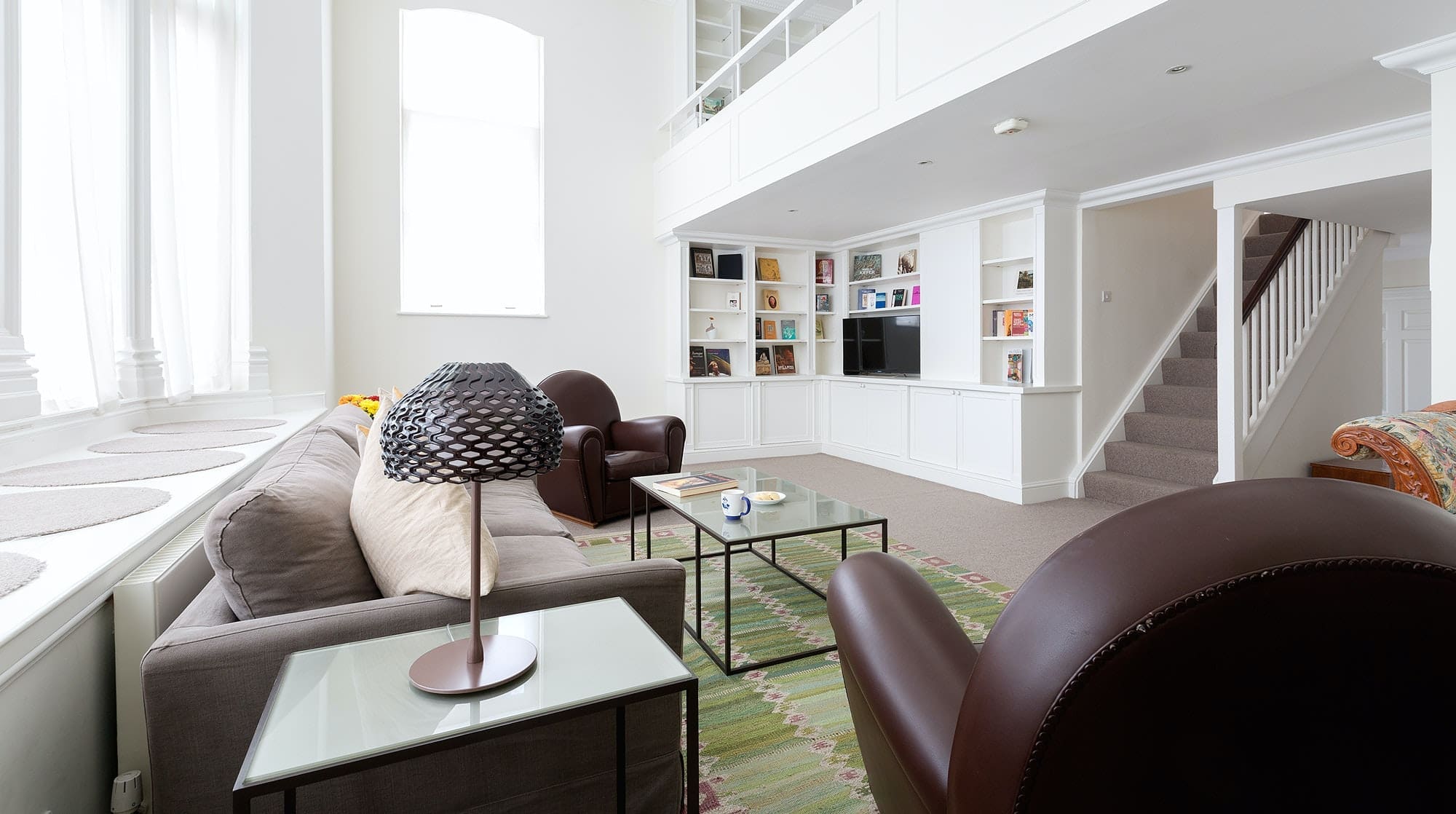 Rent Apartment Red-Orange Corozo South Kensington