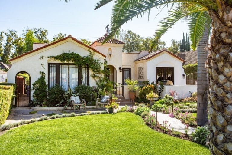 Rent Apartment Red-Violet Wax Myrtle Orange County