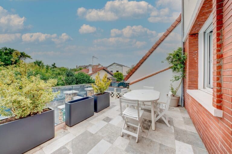 Rent Apartment Redwood Marlberry Paris