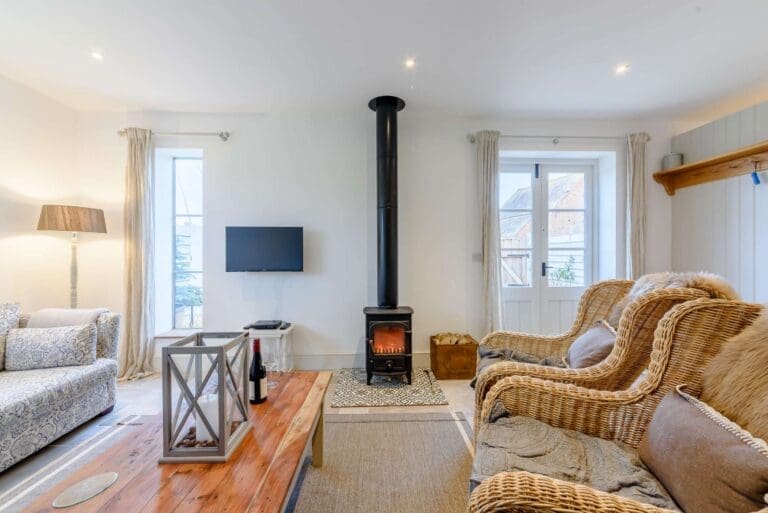 Rent Apartment Rocket Rose Quartz Warwickshire