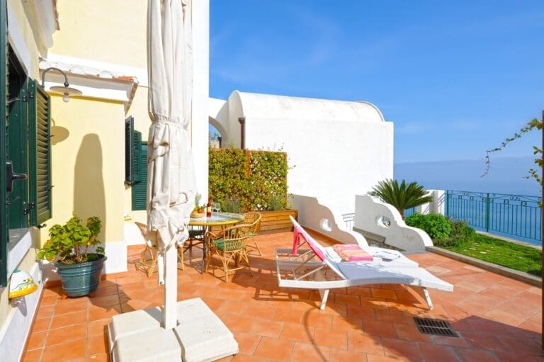 Rent Apartment Rose Arrow Amalfi Coast