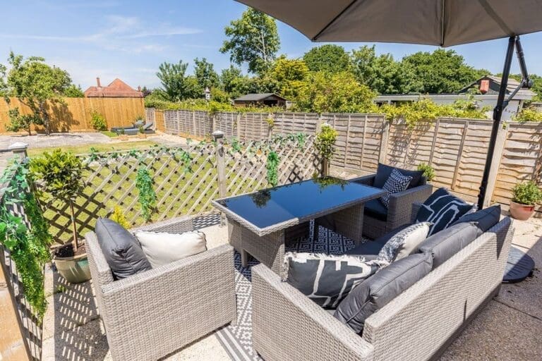 Rent Apartment Russet Yatay Poole