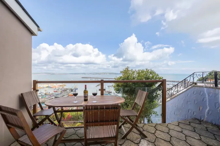 Rent Apartment Satin Heath Brixham