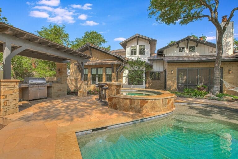 Rent Apartment Smokey Nutmeg Austin