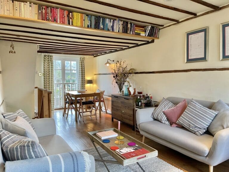 Rent Apartment Smoky Purpleheart Deal