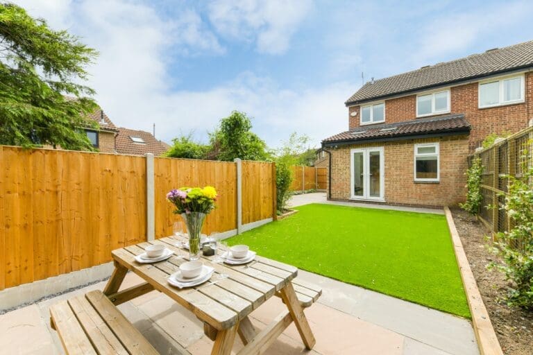 Rent Apartment Straw Strawberry Nottinghamshire