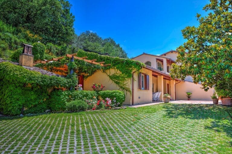 Rent Apartment Sunrise Yín Umbria