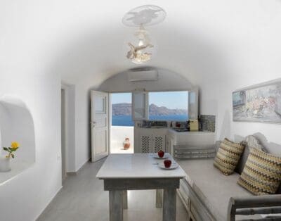 Rent Apartment Tan Red Phantom Santorini