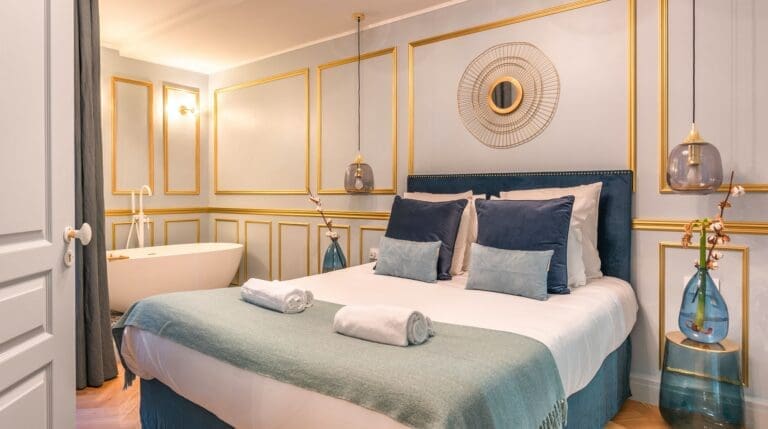 Rent Apartment Tangerine Lace Arc de Triomphe – Champs-Élysées