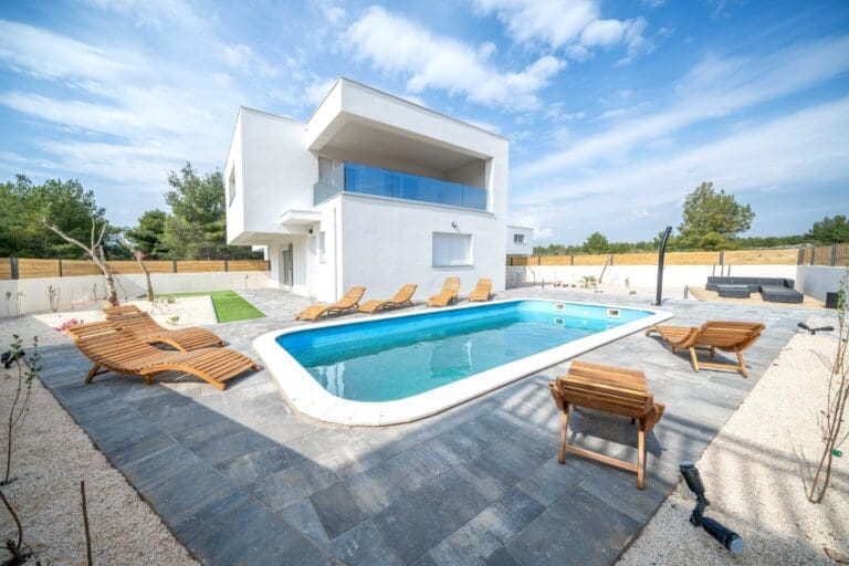 Rent Apartment Timberwolf Beam Croatia