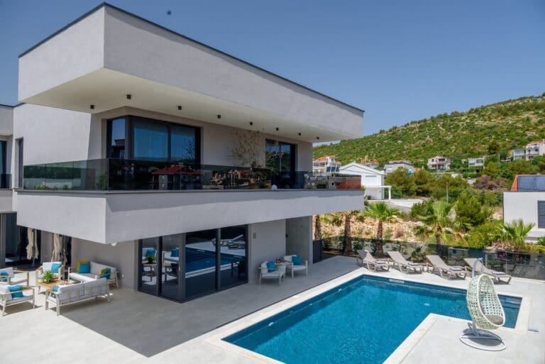 Rent Apartment Ultramarine Dragon Croatia