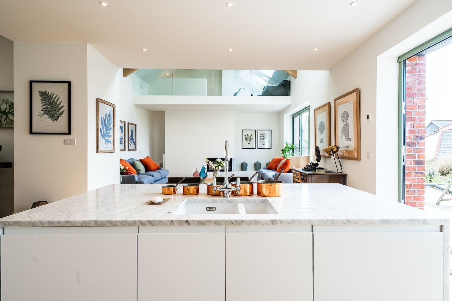Rent Apartment Vermilion Pineapple Cornwall