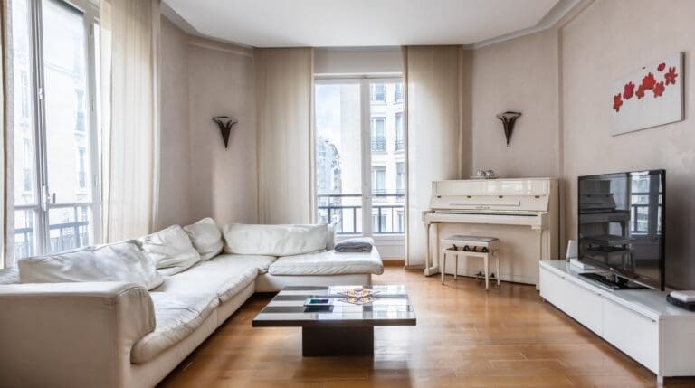 Rent Apartment Vine Sprengeri Eiffel Tower