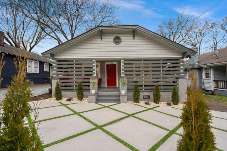 Rent Apartment Violet-Blue Lisianthus North Carolina