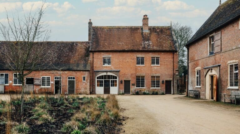 Rent Apartment Vista Autograph Cranborne Chase