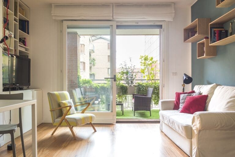 Rent Apartment Vivid Orchid Isola