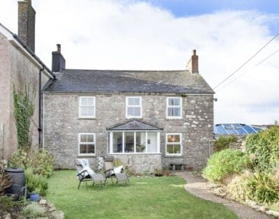 Rent Apartment Wave Emerald Cornwall