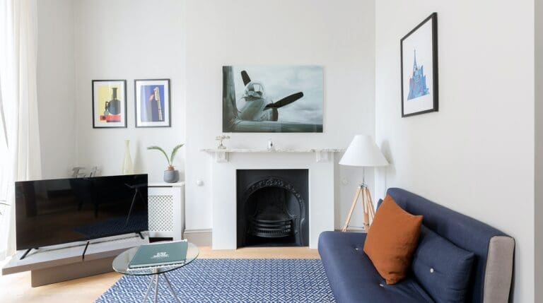 Rent Apartment Yellow-Green Button Fitzrovia