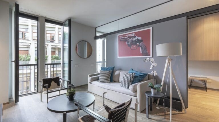 Rent Apartment Yellow-Green Youth Statale