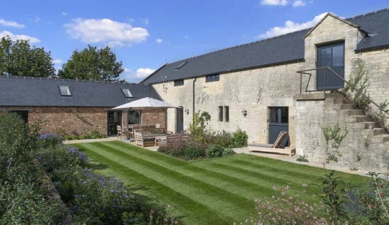 Rent Home Bluetiful Valley Cotswolds