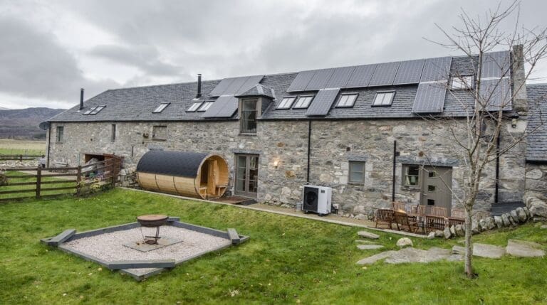 Rent Home Menthol Red Phantom Cairngorms