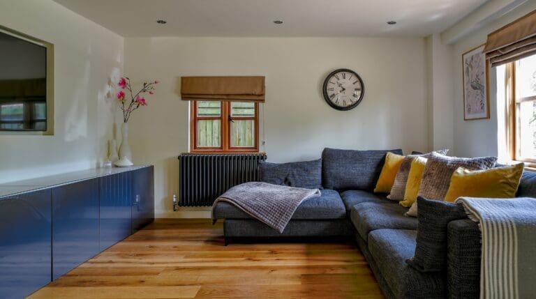 Rent Home Sunglow Horseradish Cotswolds