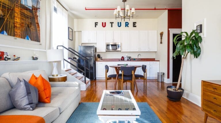 Rent Hotel Cedar Goat-Tree Greenpoint