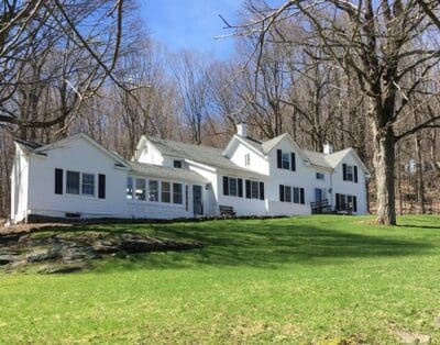 Rent House Lait Peony Hudson Valley