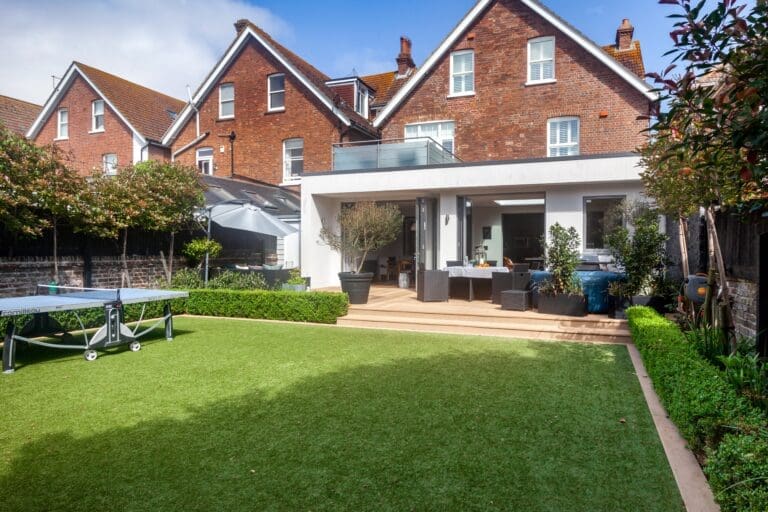 Rent House Majesty Almond Brighton