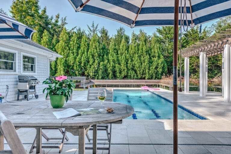 Rent House Otter Queen Shelter Island