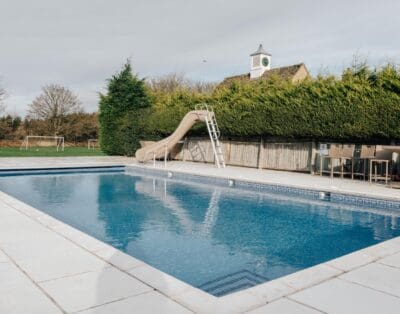 Rent House Pink Zigba Cotswolds