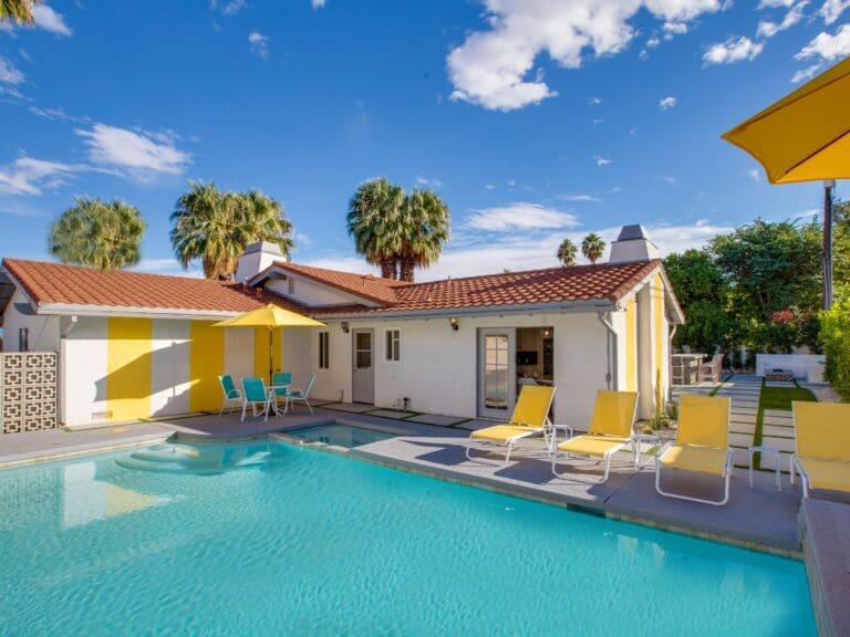 Rent House Red-Orange Olivo Palm Springs