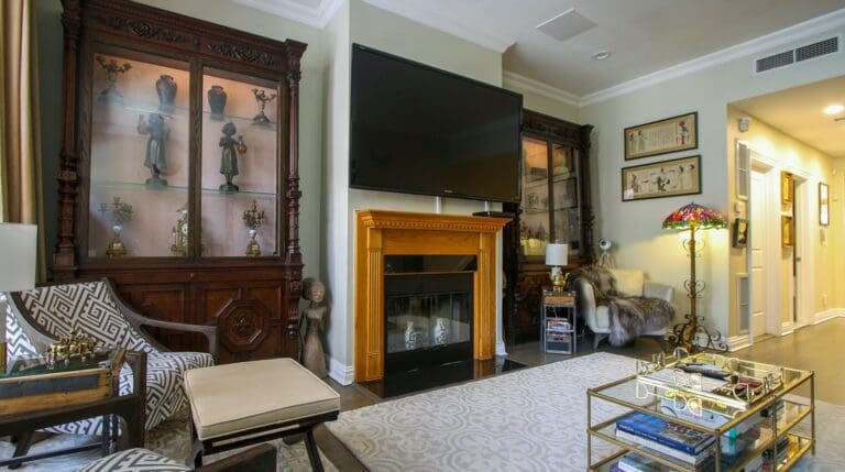 Rent Townhouse Café Pacific Harlem