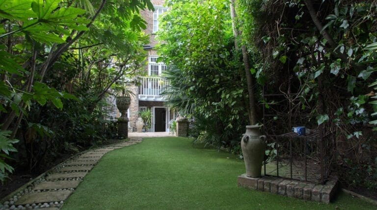 Rent Townhouse Palatinate Dahlia Chelsea