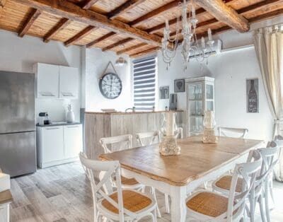 Rent Townhouse Parfait Miniature Spagna